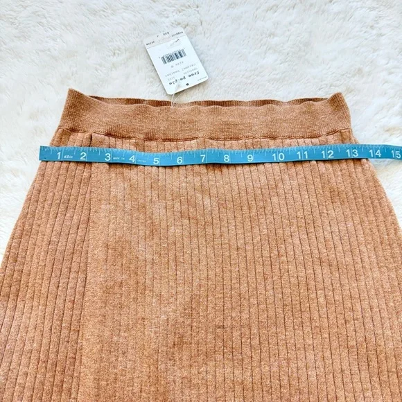 NWT!!! Free People women skirt size M Retail 50$ - Picture 7 of 7